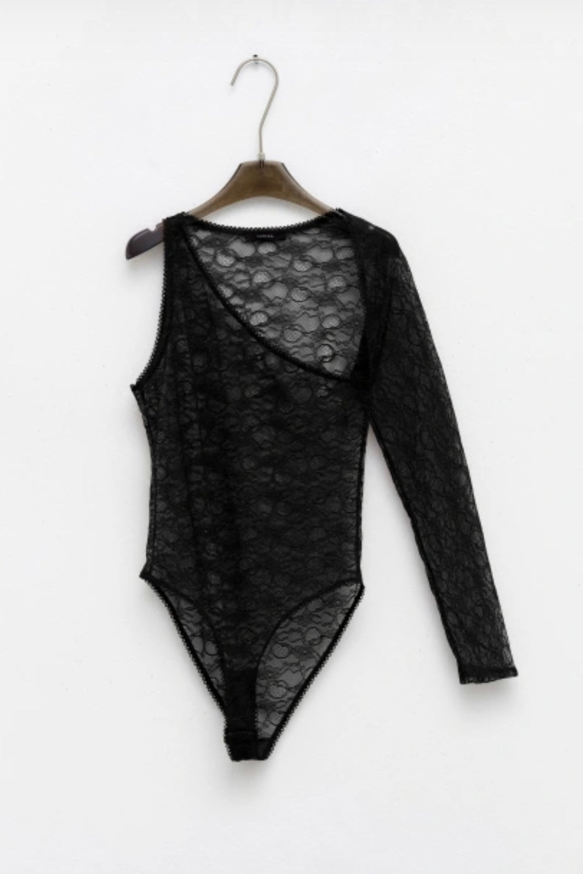 Krajkové asymetrické body