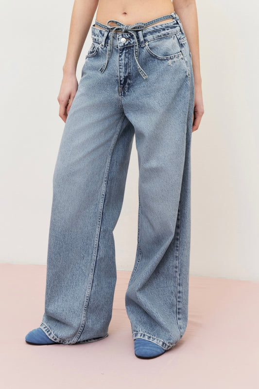 Rovné džíny s detailem pásku