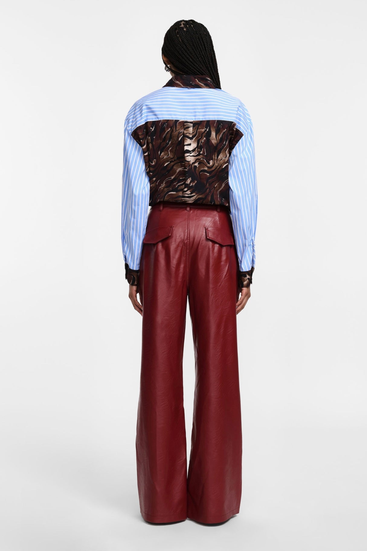 Červené široké kalhoty z eko kůže