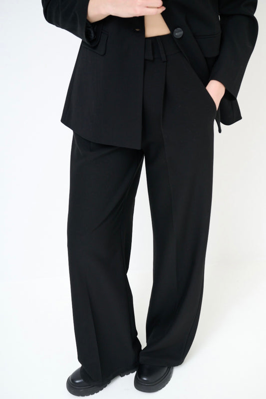 Černé kostýmové kalhoty