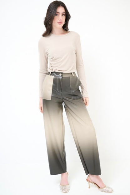 Dvoubarevné kalhoty nad kotníky z eko kůže