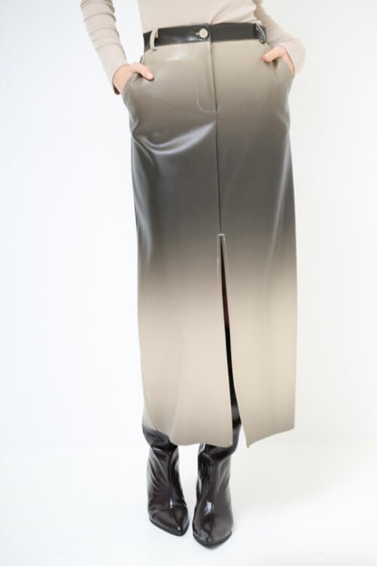 Dvoubarevná sukně z eko kůže