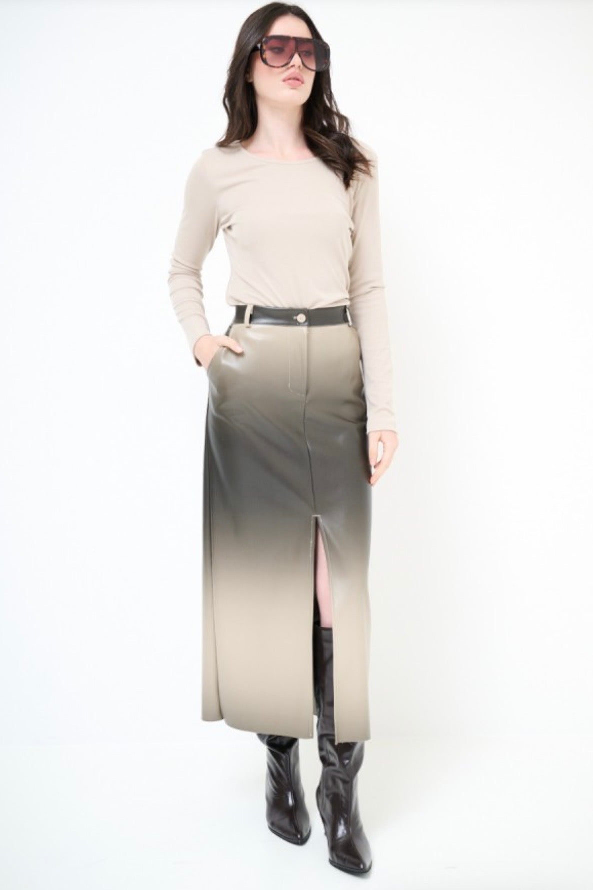 Dvoubarevná sukně z eko kůže