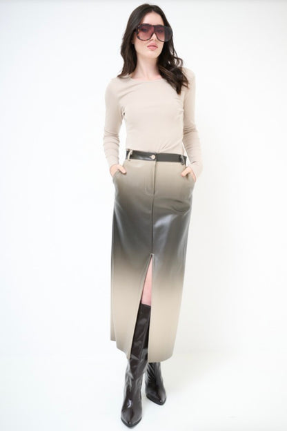 Dvoubarevná sukně z eko kůže