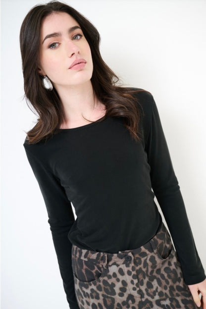 Černý viskózový top