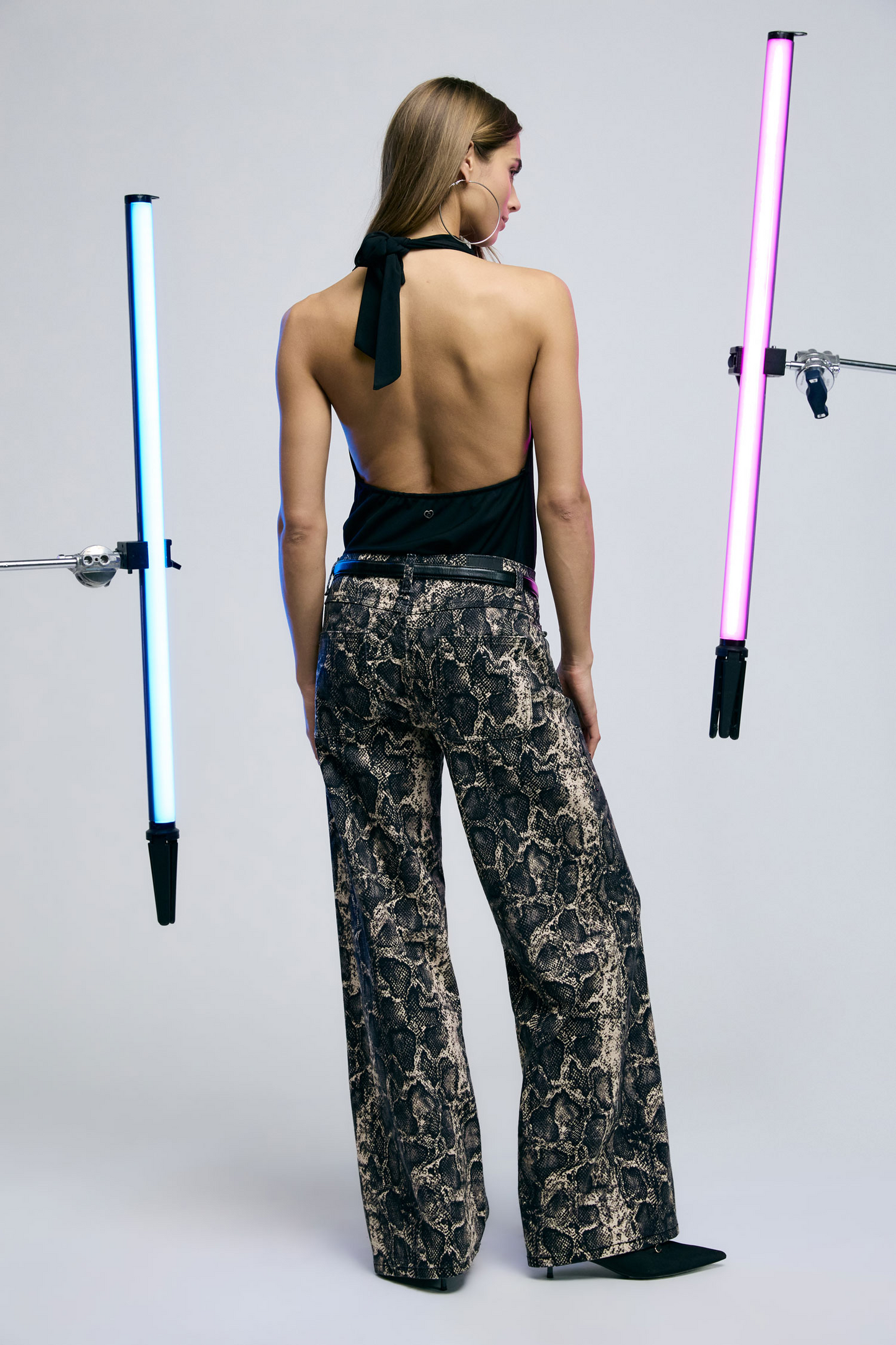 Kalhoty s hadím vzorem