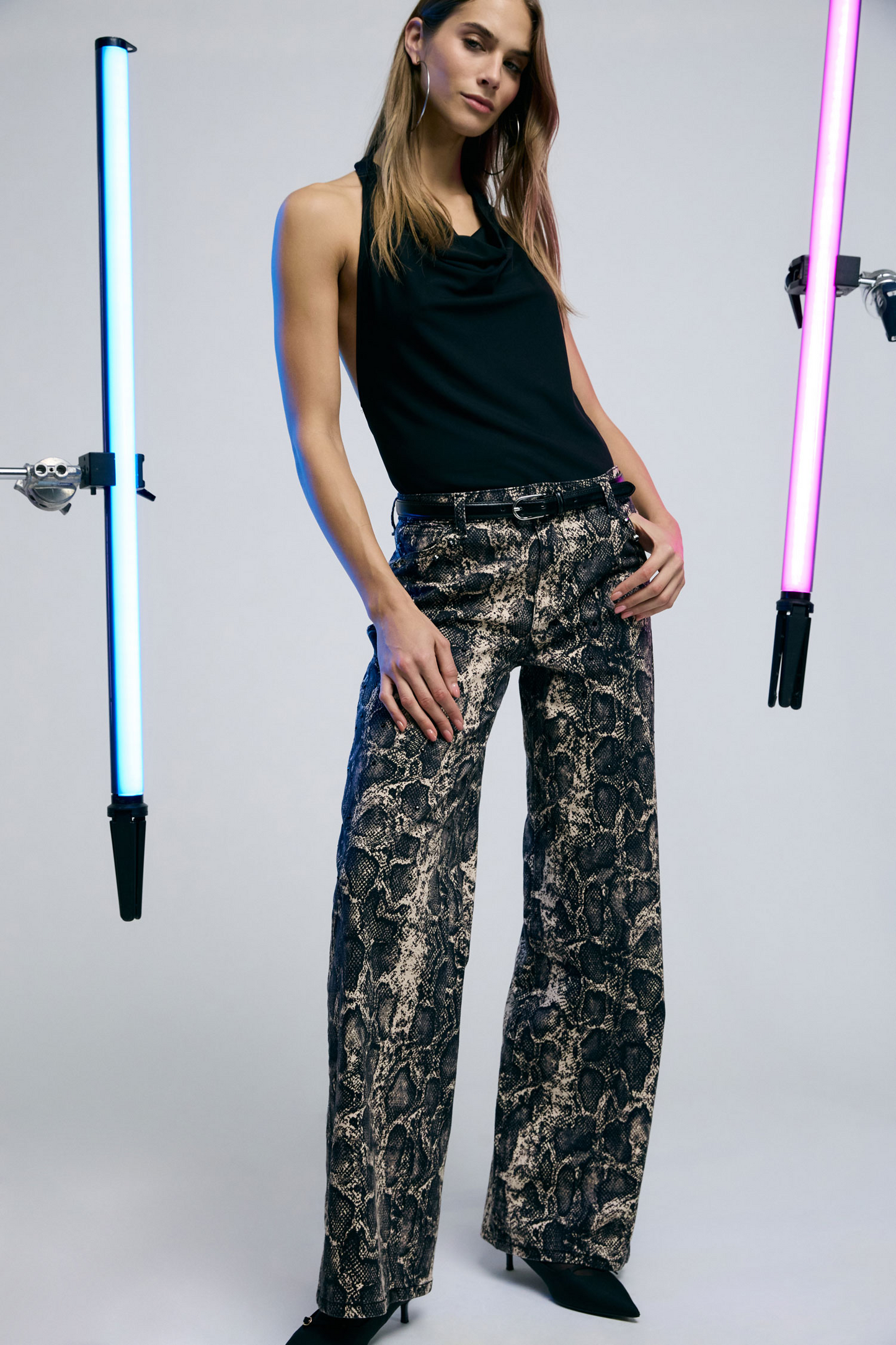 Kalhoty s hadím vzorem