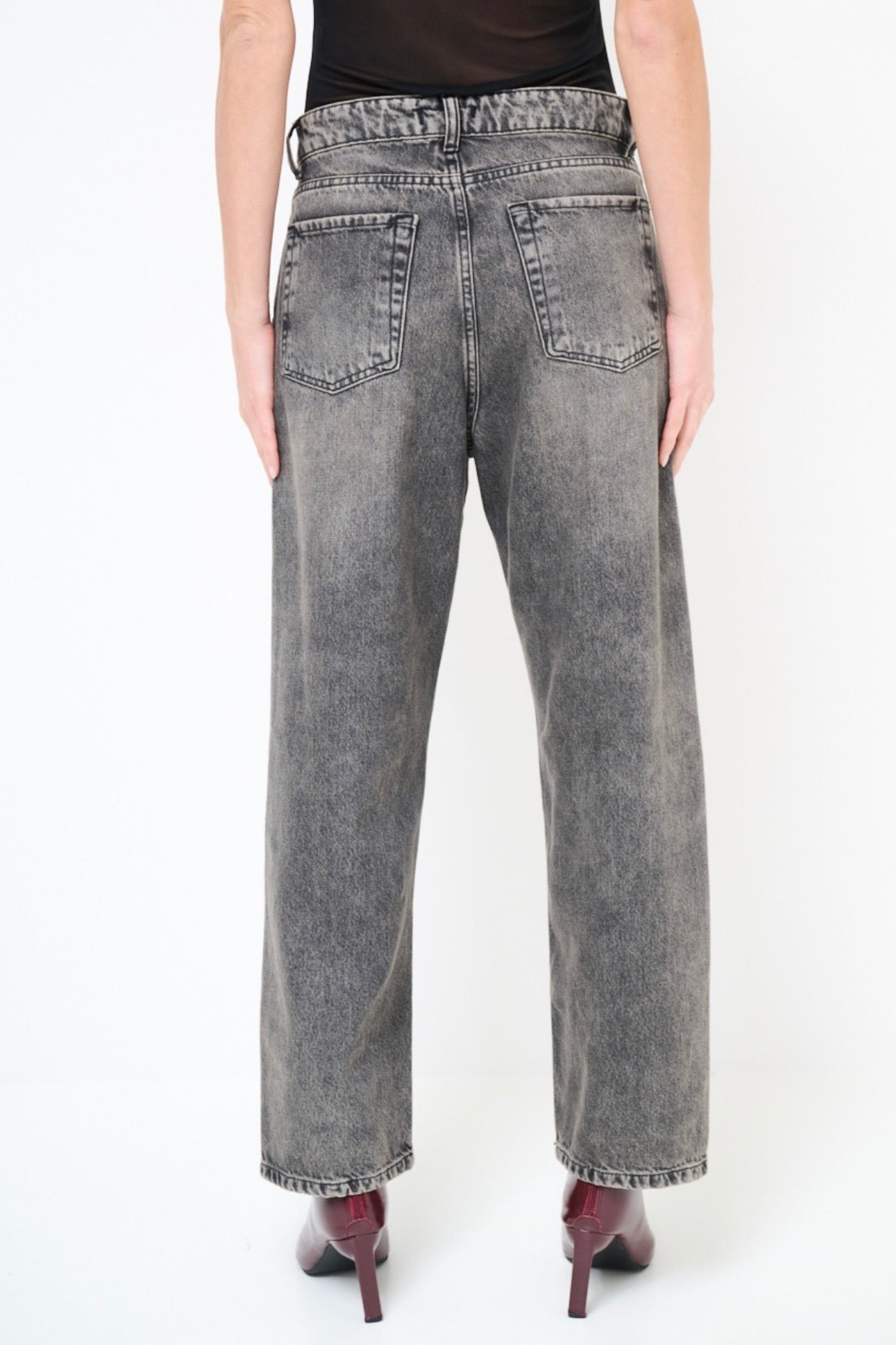 Šedé boyfriend džíny