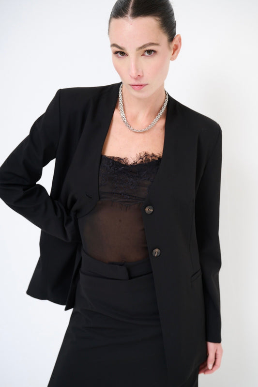 Dlouhé černé sako bez klopy