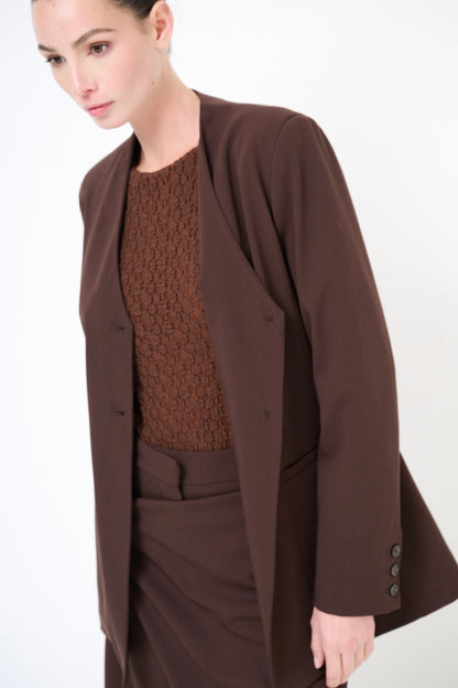 Dlouhé hnědé sako bez klopy