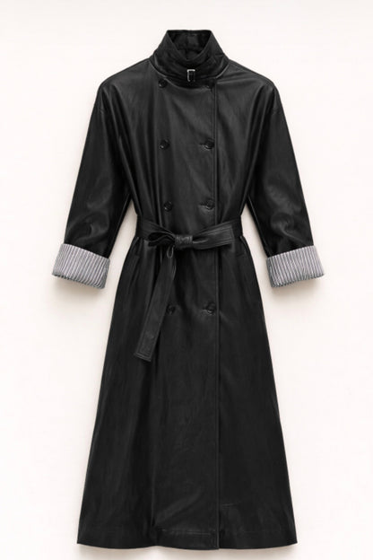 Černý trenčkot s koženým vzhledem
