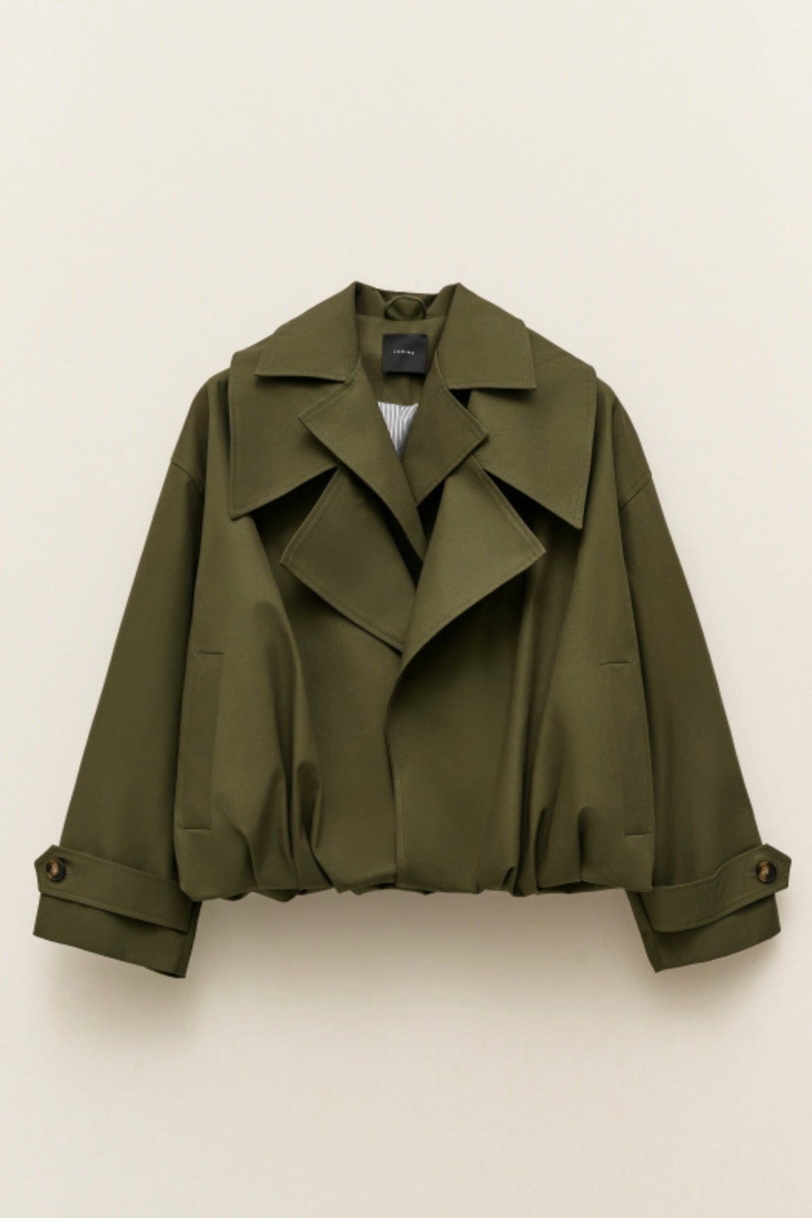 Tmavě zelený krátký trenčkot s dvojitým límcem