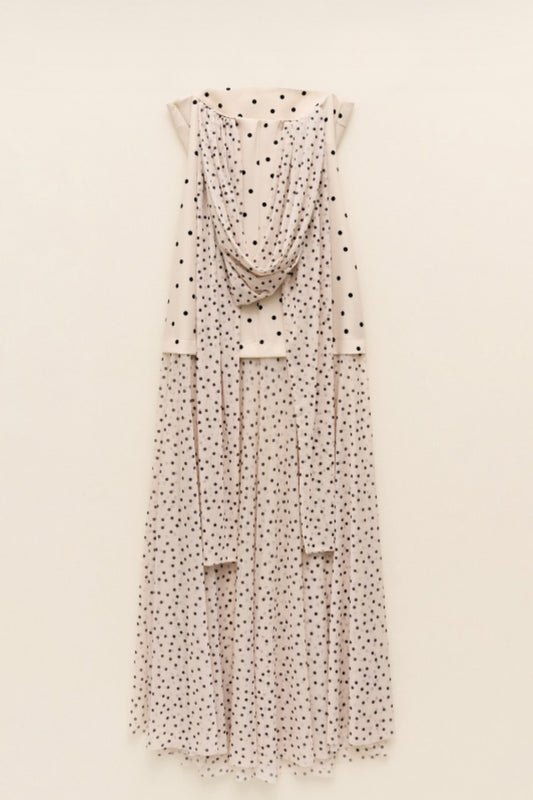 Krémové šaty s puntíky s šálou