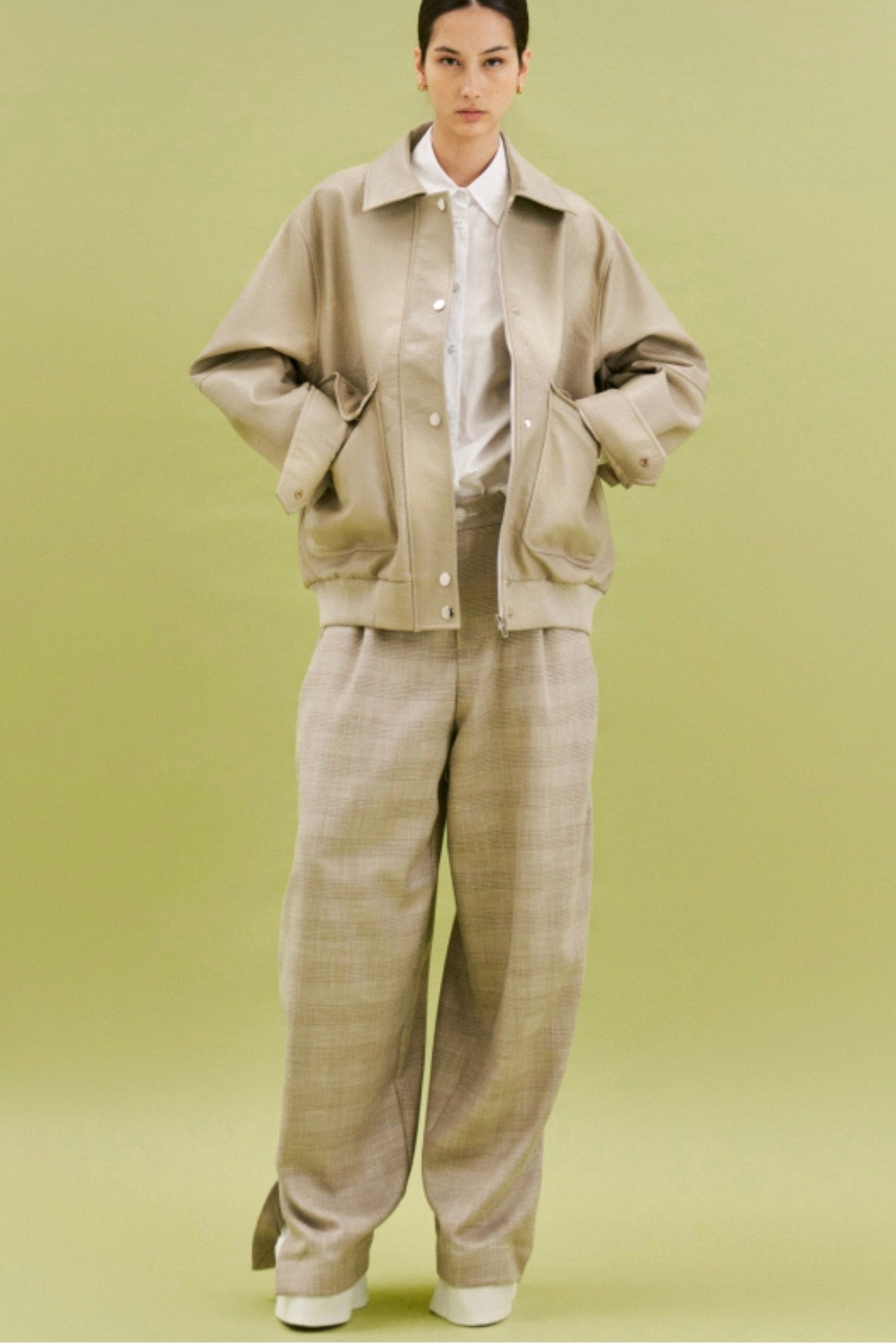 Taupe bunda z eko kůže