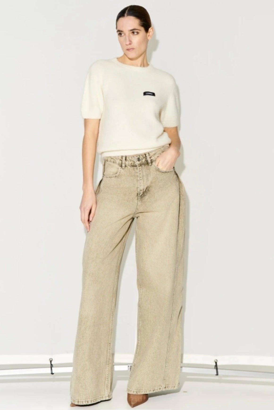 Béžové avantgradní džíny