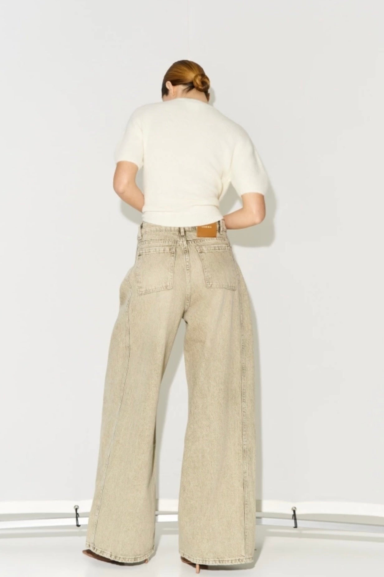 Béžové avantgradní džíny