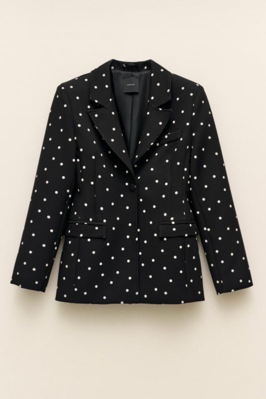 Černé sako s puntíky