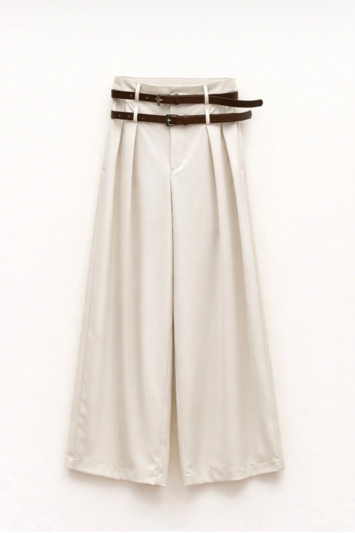 Bílé kalhoty s dvojitým páskem