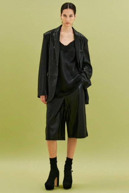 Černé saténové tílko