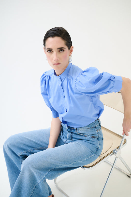 Světle modrá košile s krátkým rukávem