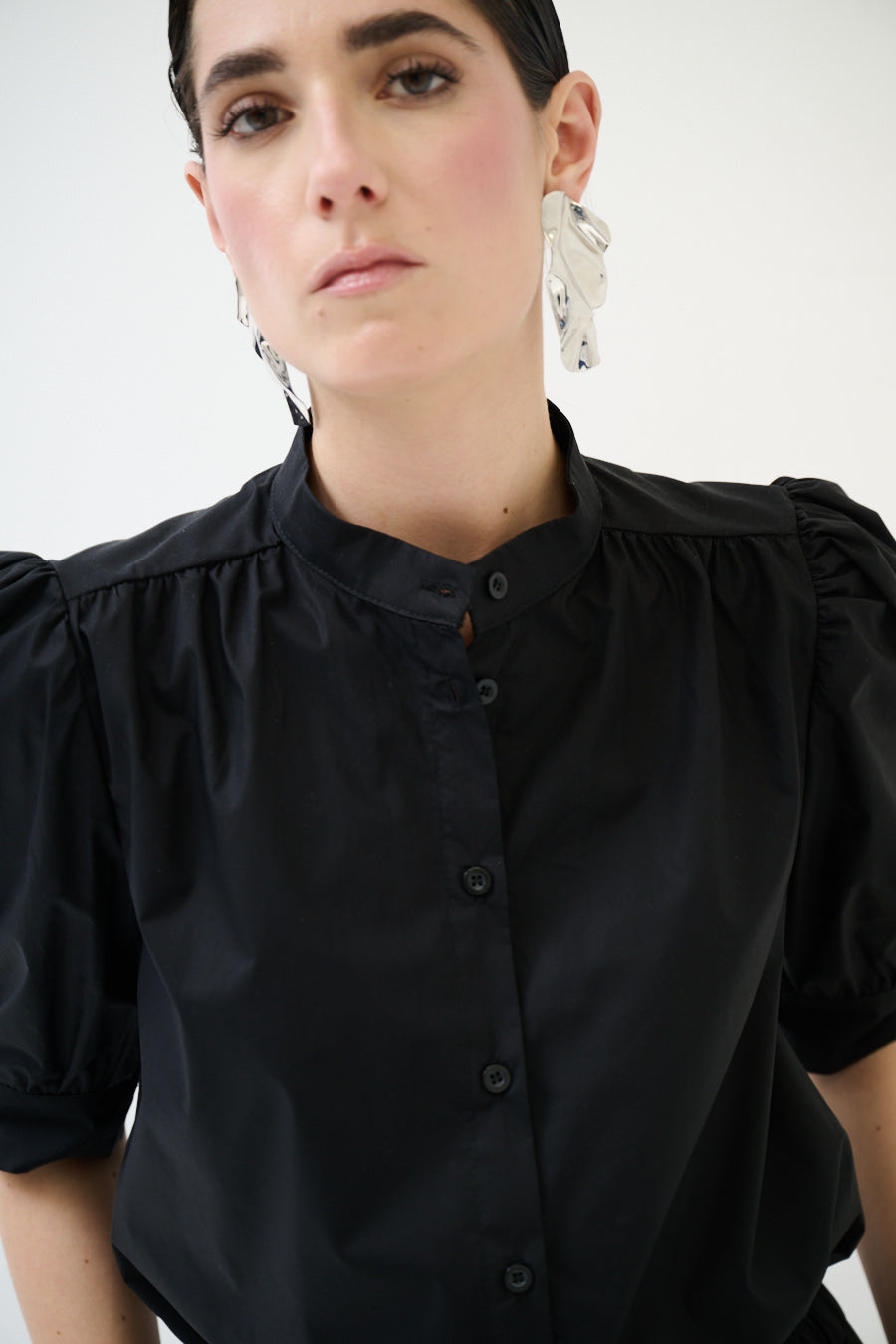 Černá košile s krátkým rukávem