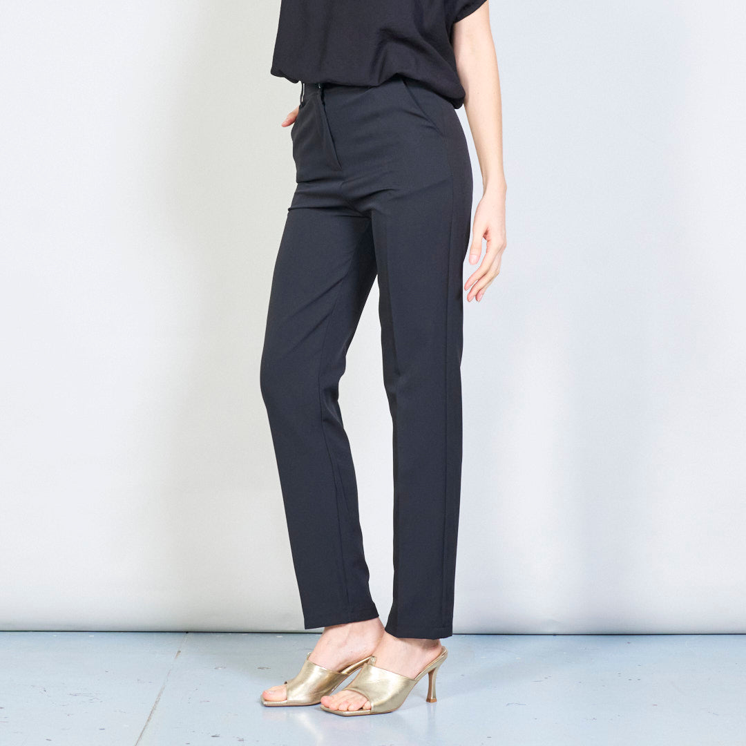 Černé cigaretové kalhoty