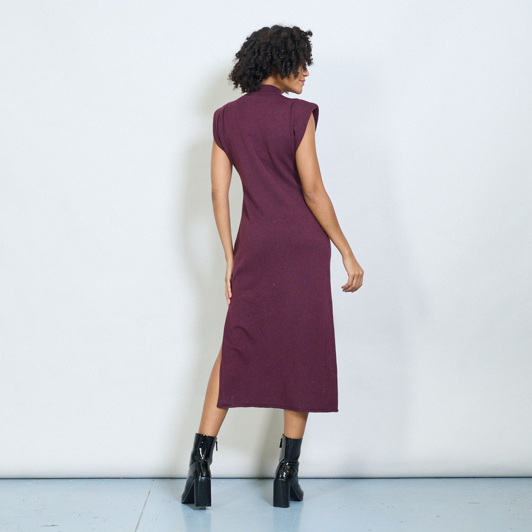 Vínové šaty bez rukávů