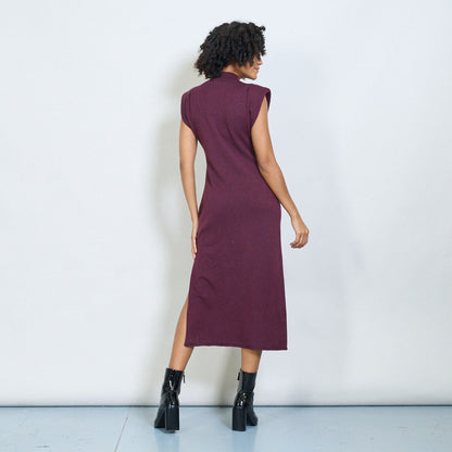 Vínové šaty bez rukávů