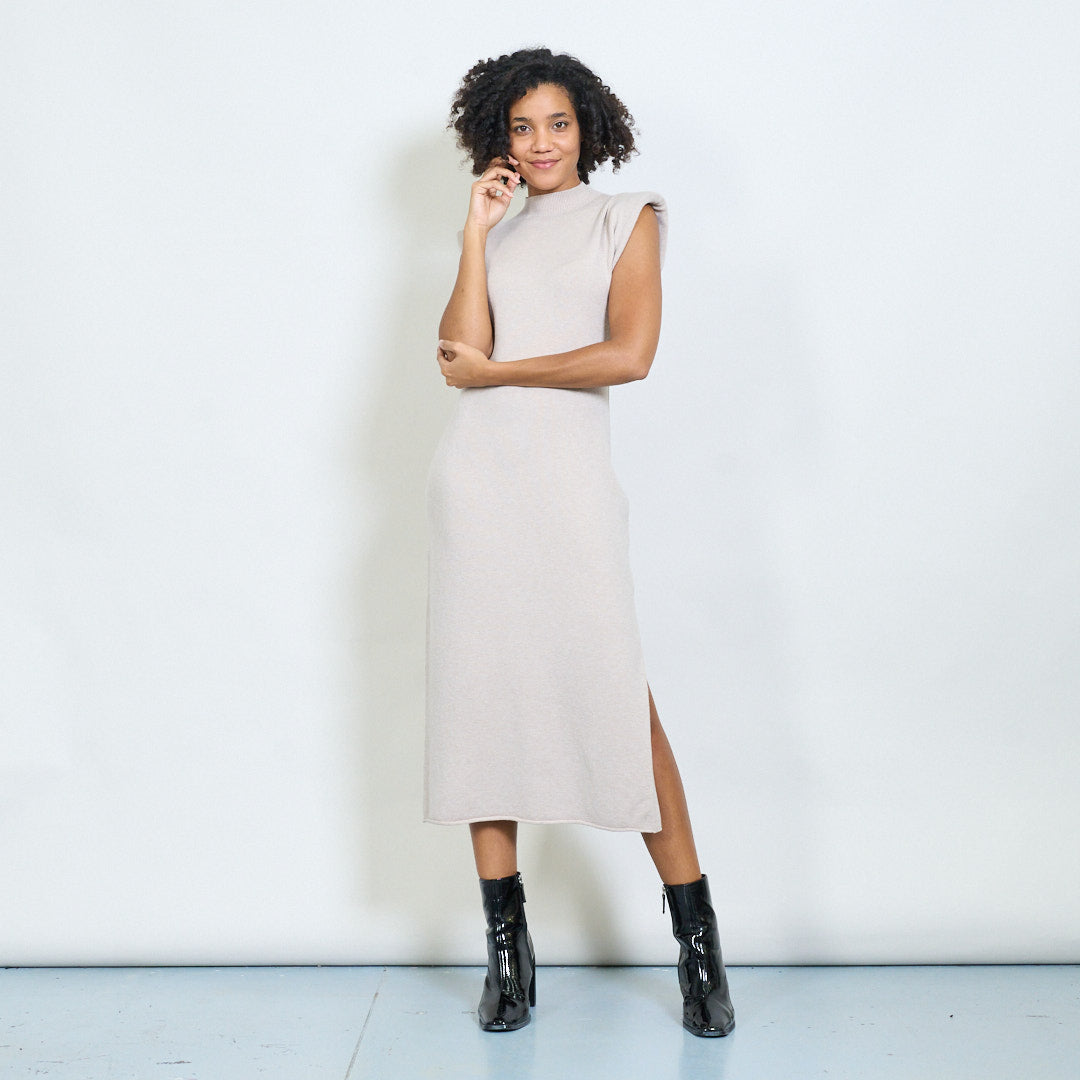 Krémové šaty bez rukávů