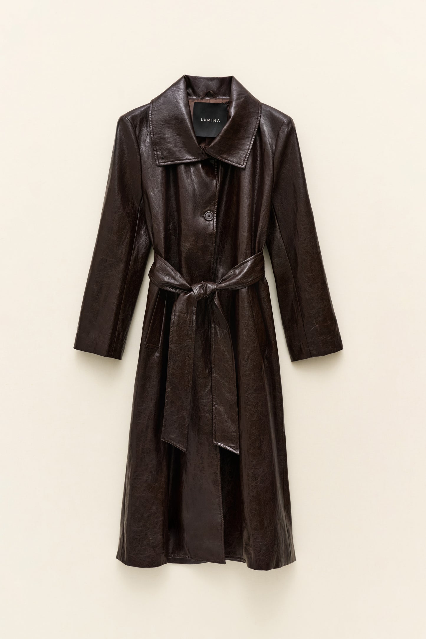 Hnědý trenčkot z eko kůže