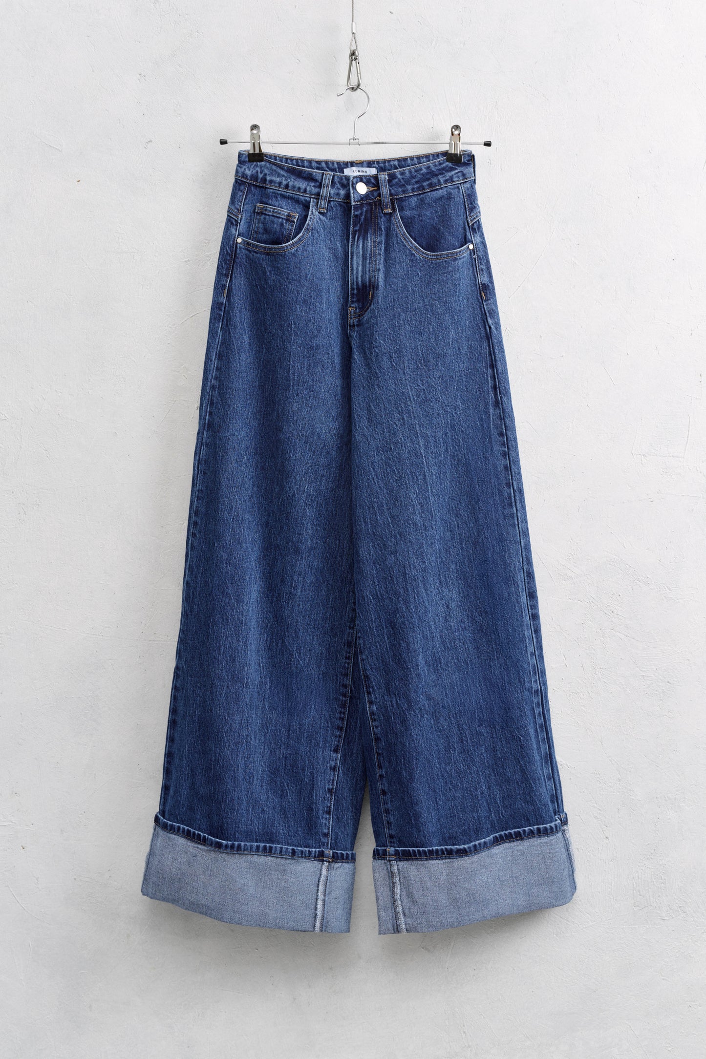 Modré džíny s vysokým lemem