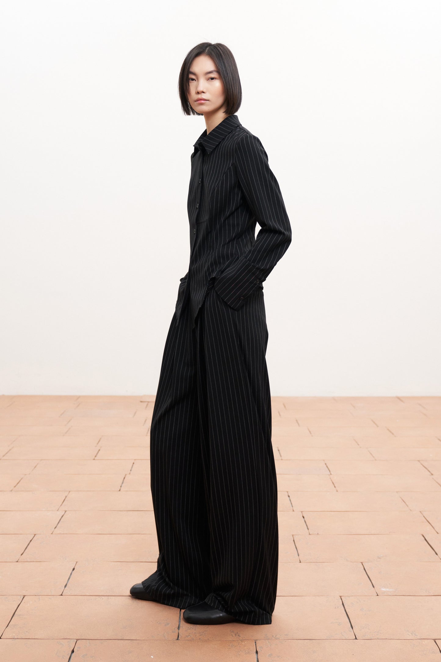 Černá košile s proužky