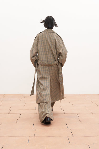 Hnědý károvaný trenčkot s příměsí vlny