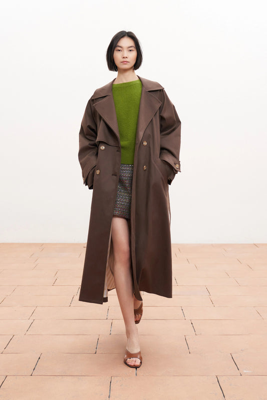 Dlouhý hnědý bavlněný trenčkot s vázáním