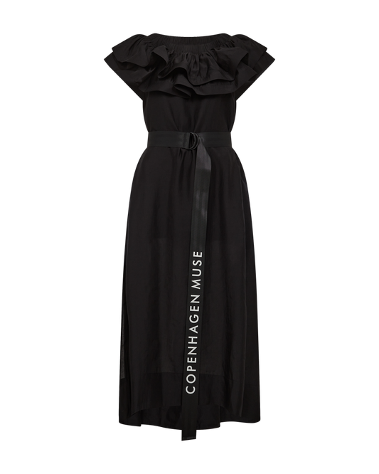 Černé šaty s páskem