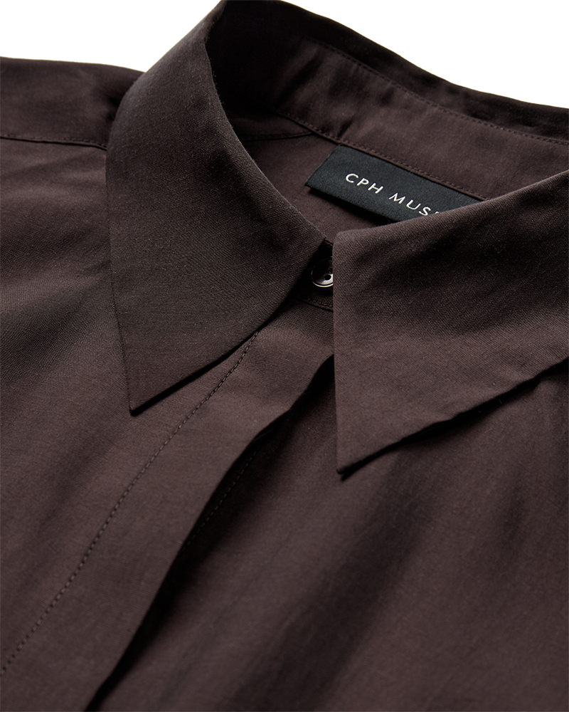 Hnědá košile s krátkými širokými rukávy