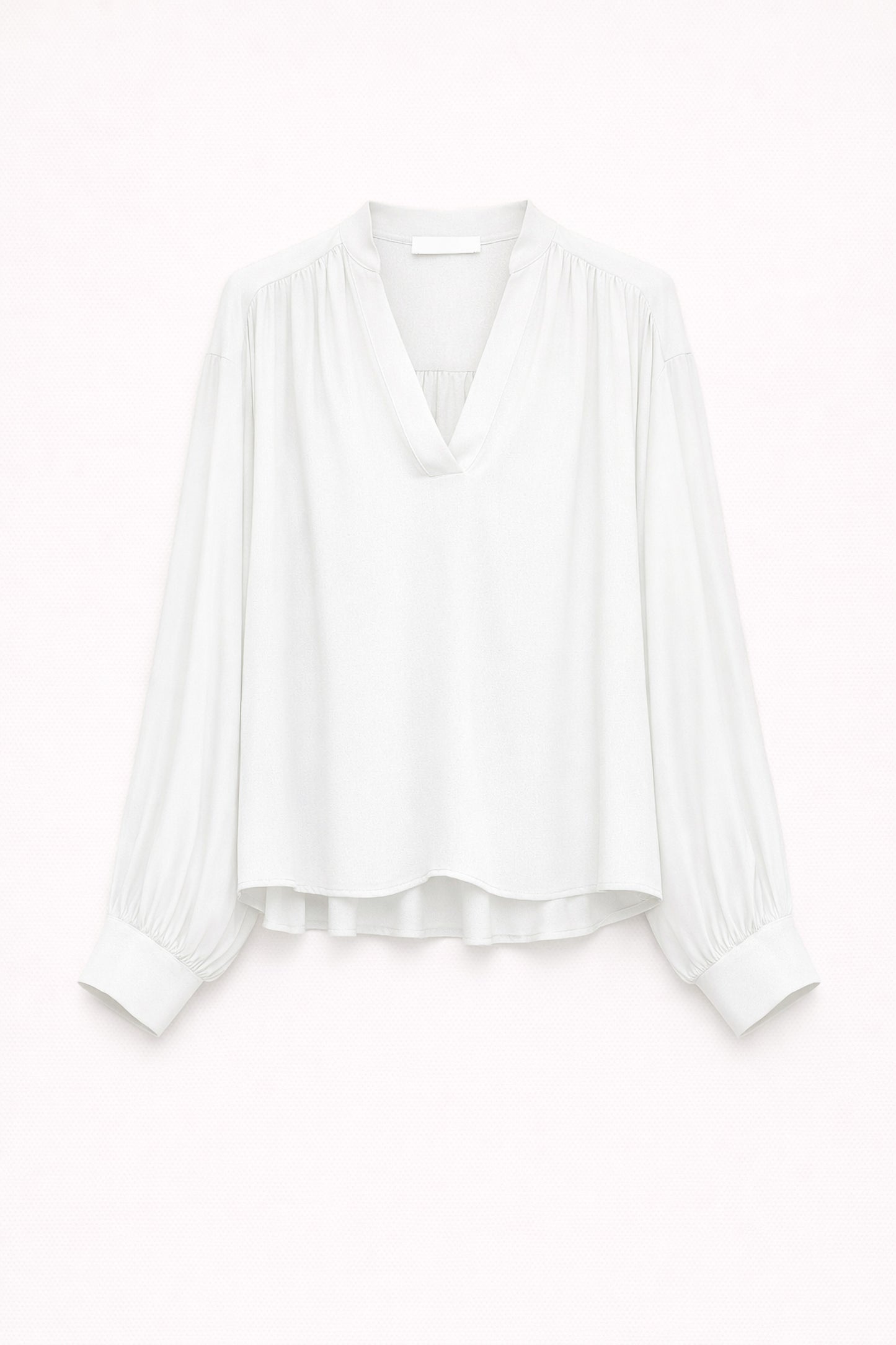 Bílá halenka do V ze 100% rayonu