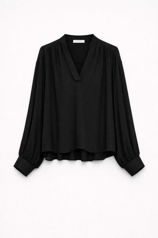 Černá halenka do V se 100% rayonu